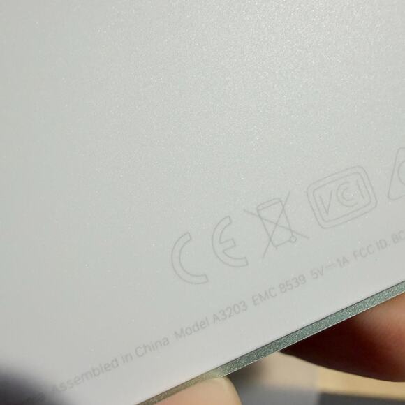 Brand New, Green Apple Wireless Magic Keyboard Model A3203, English, Lock Button - Picture 8 of 8